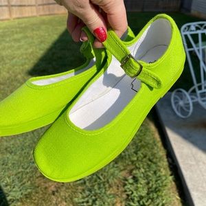 Vintage green Mary Jane flats shoes womens size 7 
Kidcore